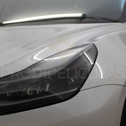 Carro Tesla Branco